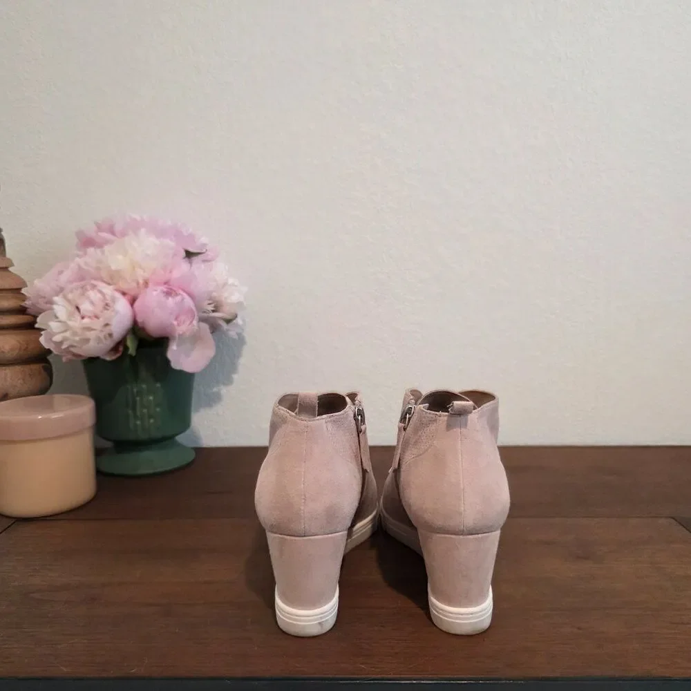 Linea Paolo - Felicia Suede Sz 9.5